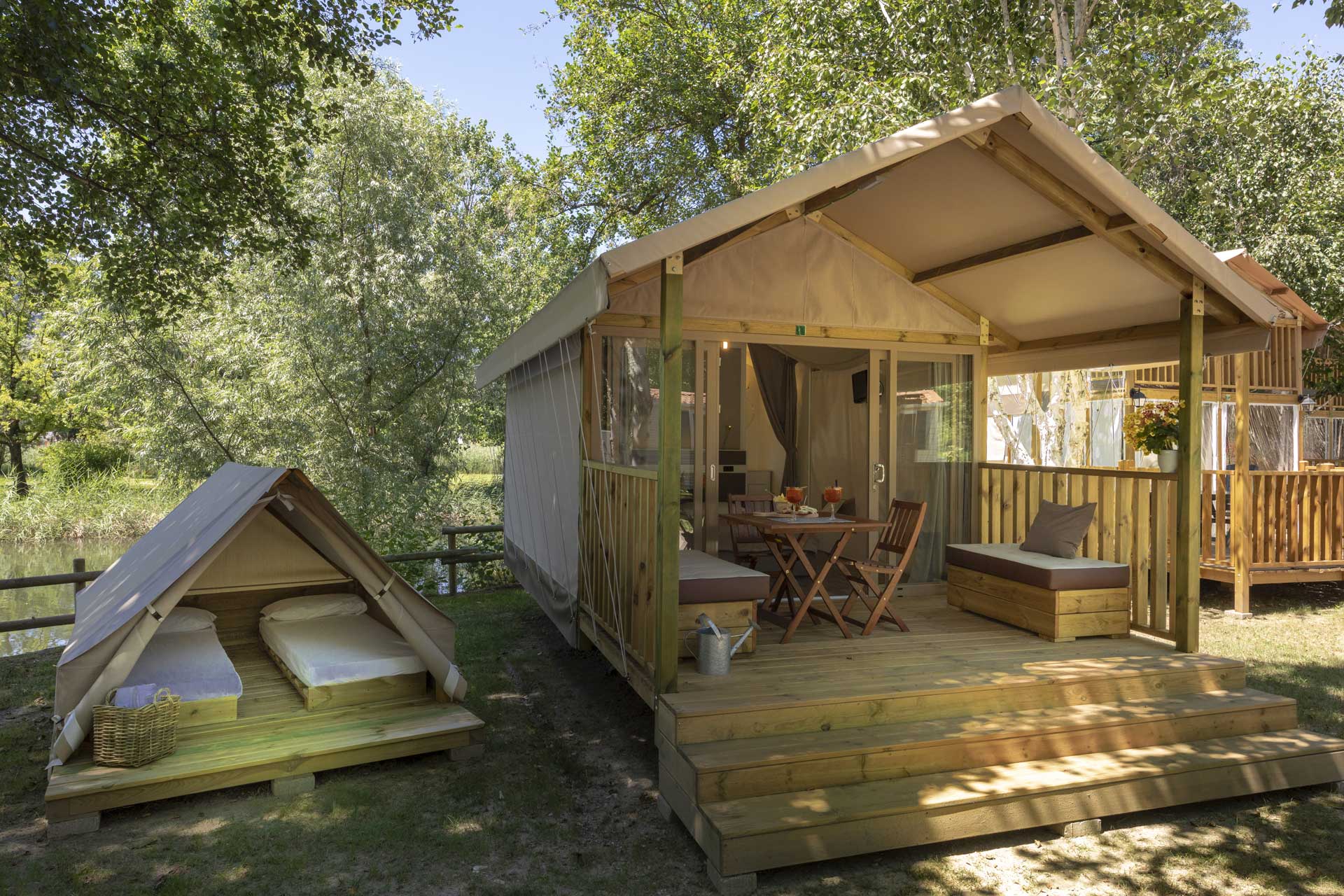 Mini Lodge River